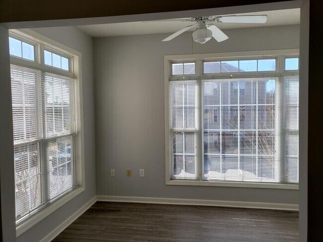 Building Photo - Condo for Rent in Brier Creek area