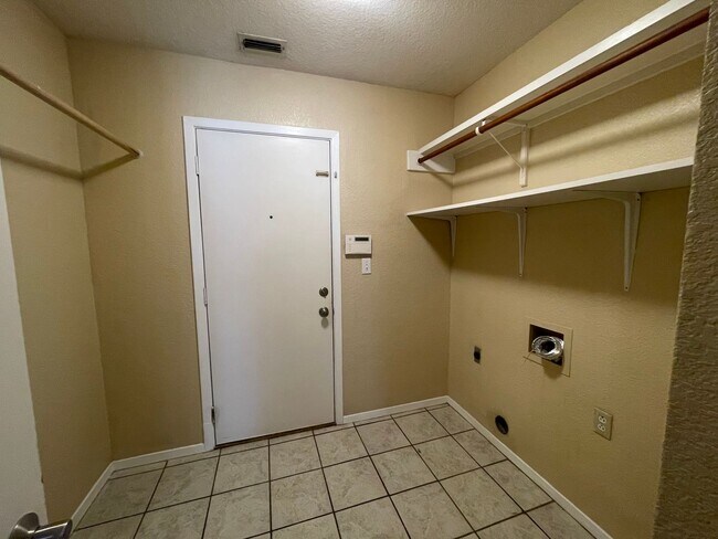 Building Photo - 3834 Purdue Ln