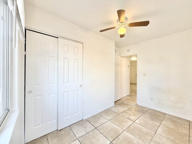 Building Photo - 551 N Ridgewood Ave