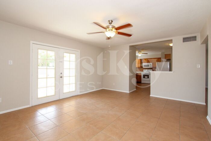 Building Photo - 5702 N 19th Dr