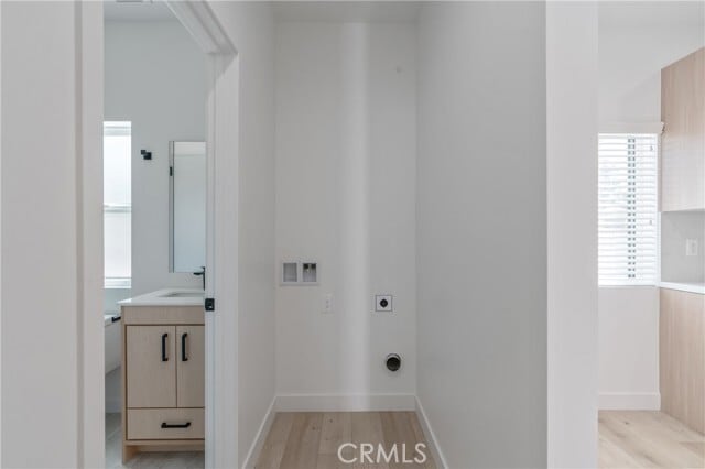 Building Photo - 11142 Woodley Ave