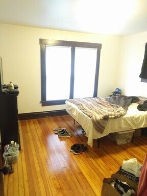 Building Photo - NEWLY RENOVATED NORTH CAMPUS - 6 BEDROOM 4 FULL BATHROOMS. THIS ONE HAS IT ALL!