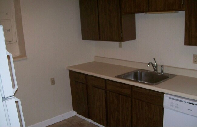 Building Photo - 236 Lomas Cantadas