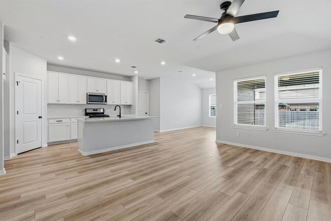 Building Photo - 2807 Rustic Hills Dr