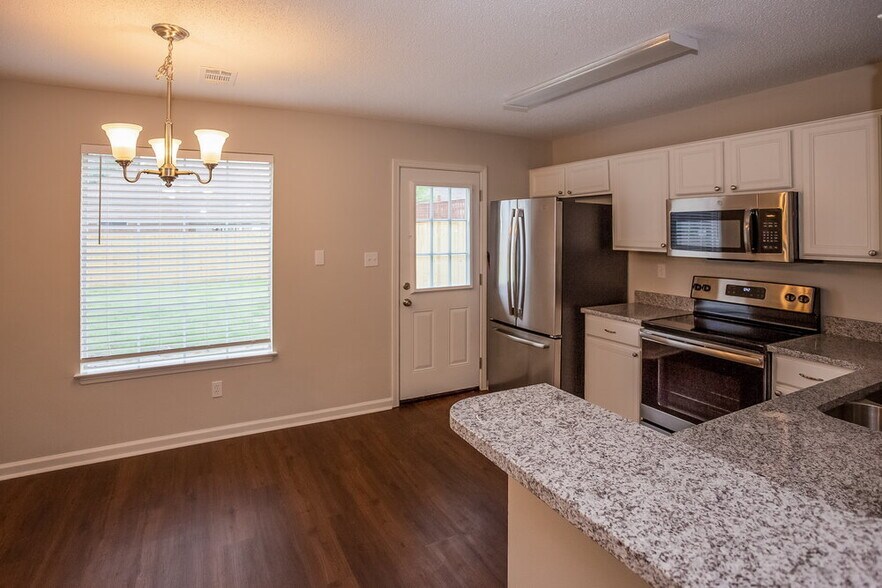 Building Photo - 7094 Mirage Ln