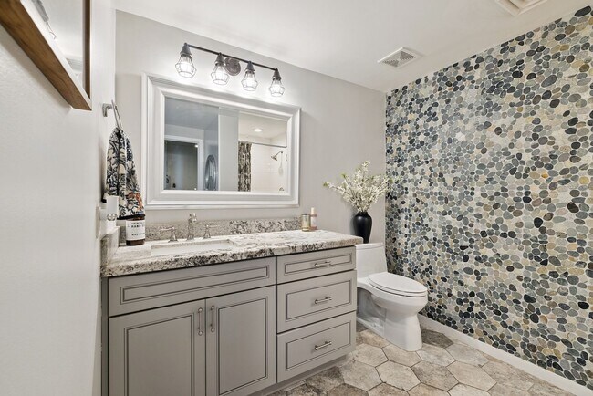 Building Photo - Condo In Artisan Lofts - Phoenix Midtown