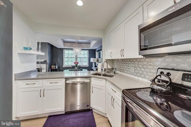 Building Photo - 5708 Chapman Mill Dr