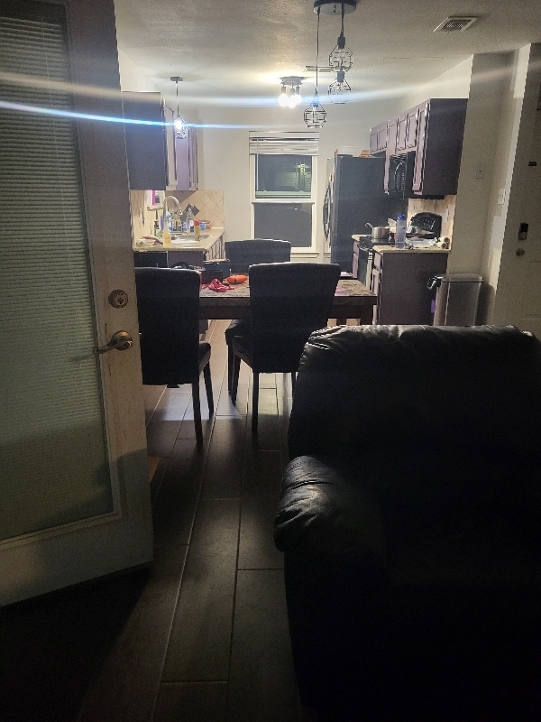 Building Photo - 4804 Thistledown Dr
