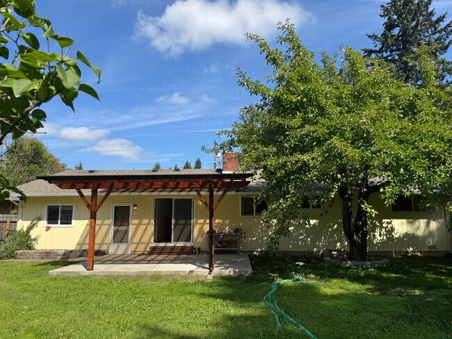 Building Photo - 1270 W Hilliard Ln