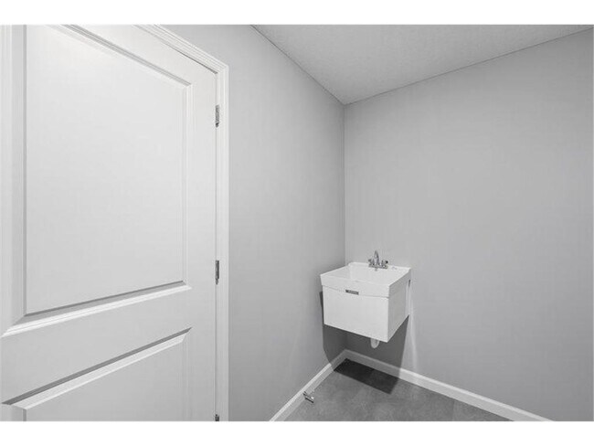 Building Photo - 10269 Goodview Cir