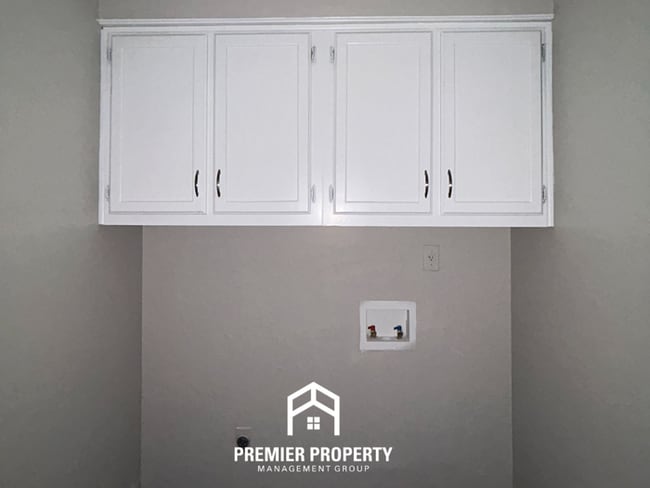 Building Photo - 7082 Farmhouse Dr