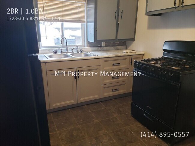 Building Photo - 1728-30 S 88th St-1728