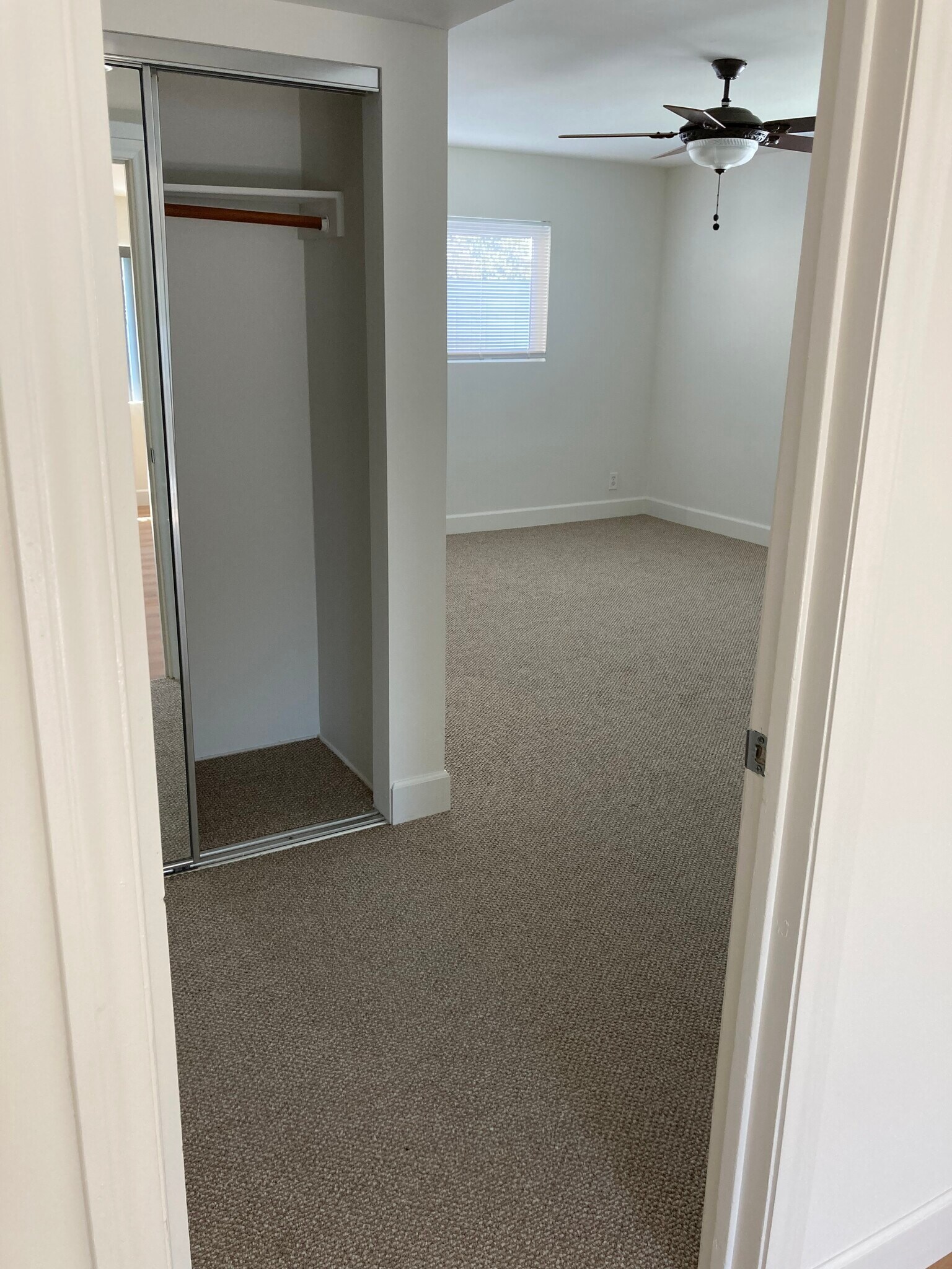 Building Photo - 20428 Roslin Ave