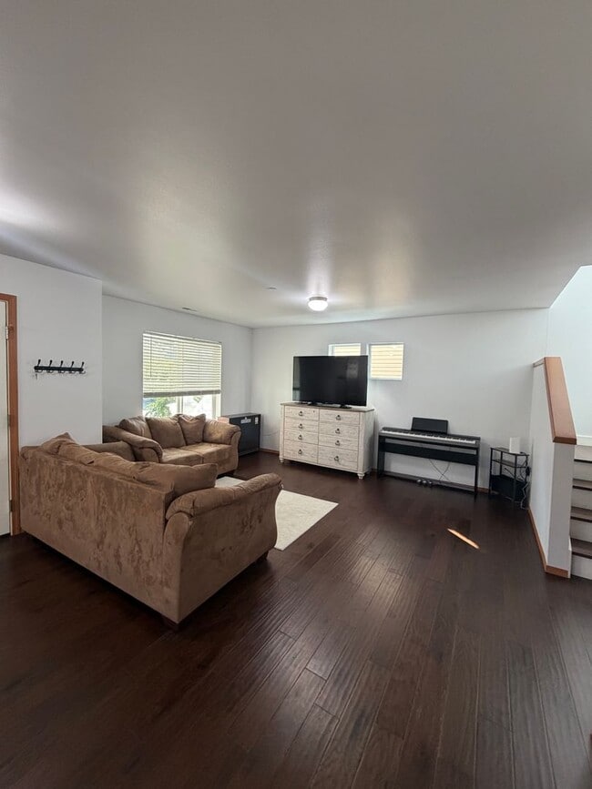 Building Photo - 1479 Burnside Pl
