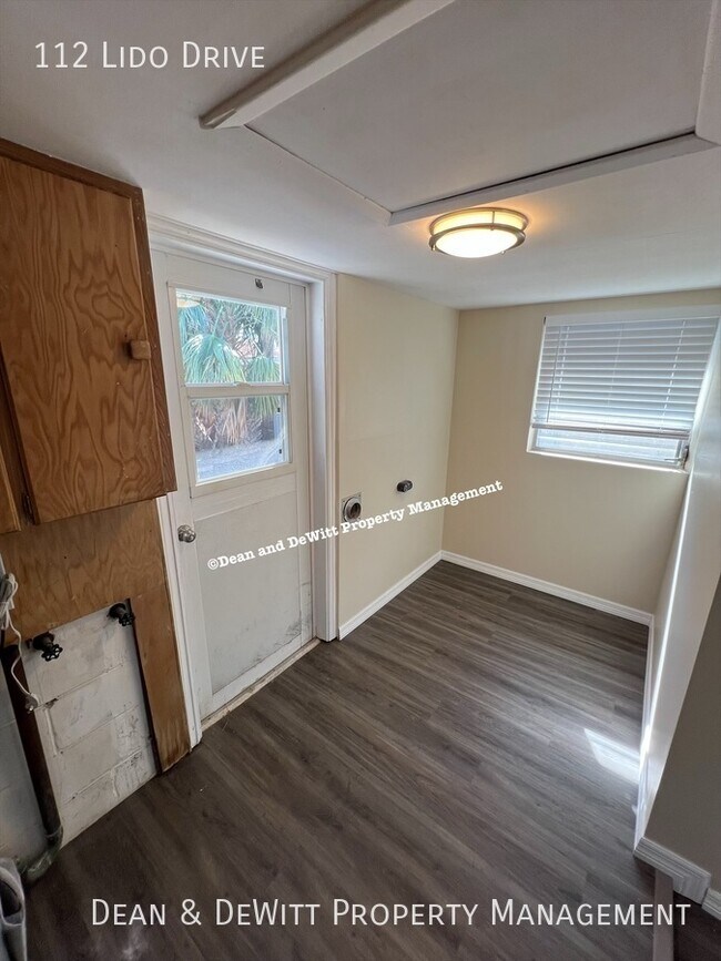 Building Photo - 112 Lido Dr