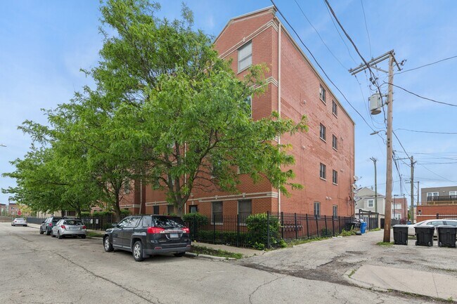 Building Photo - 519 S Maplewood Ave