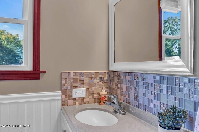 Building Photo - 9 Cherry Hill Ln