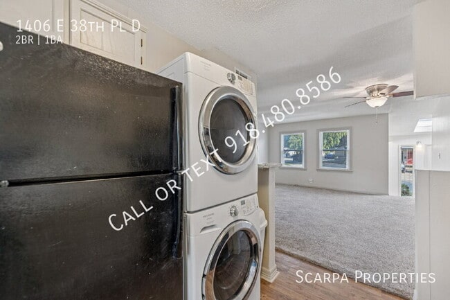 Building Photo - 1406 E 38th Pl