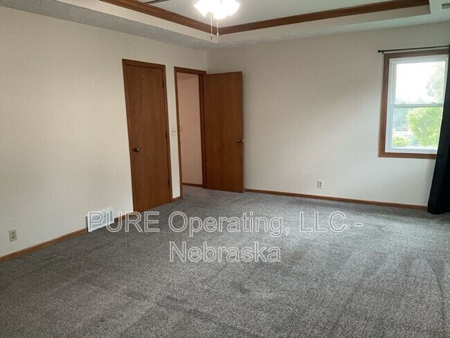 Building Photo - 1008 E Aberdeen Dr