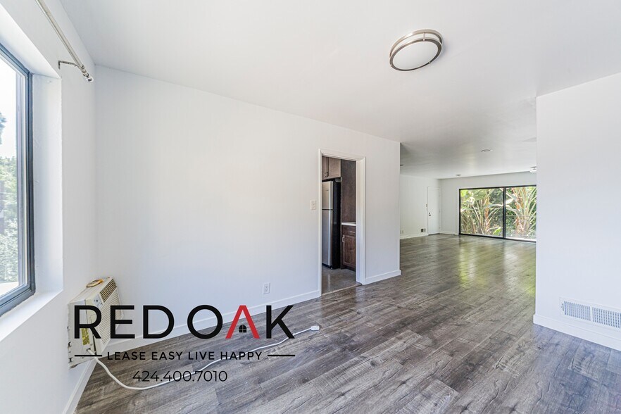 Building Photo - 8770 Shoreham Dr