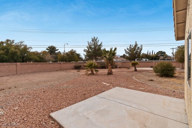 Building Photo - 5339 Estornino Ave