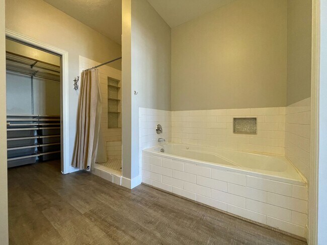 Building Photo - Luxury 2 Bedroom Condo in Downtown Provo W...