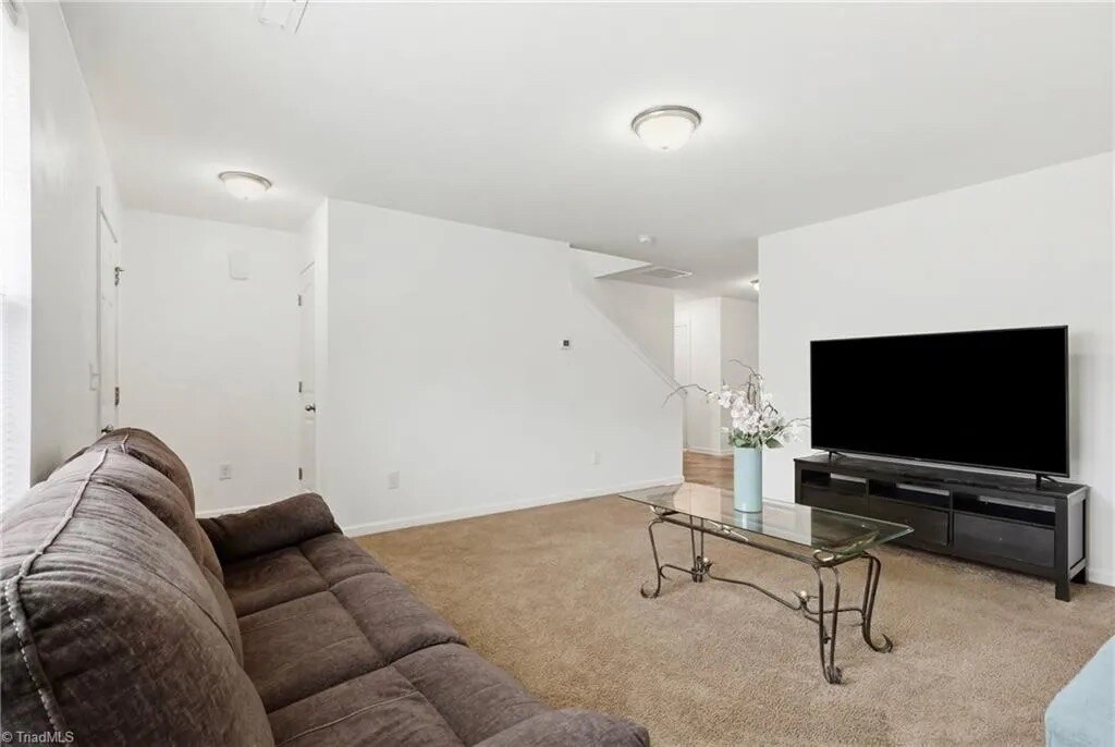 Building Photo - Room in House on Ransom Trace Ct