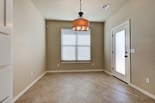 Building Photo - 2300 Bretford Way