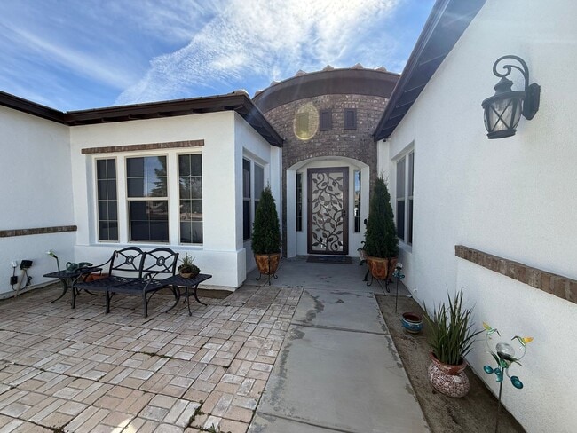 Building Photo - Stonebrook Estates-3 Bedrooms, 3351 SQFT of Luxury & Entertainment