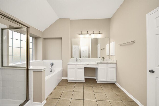 Building Photo - 22035 Emerald Run Ln