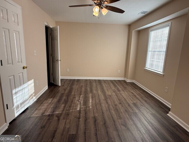 Building Photo - 10111 Settlers Grove Rd NE