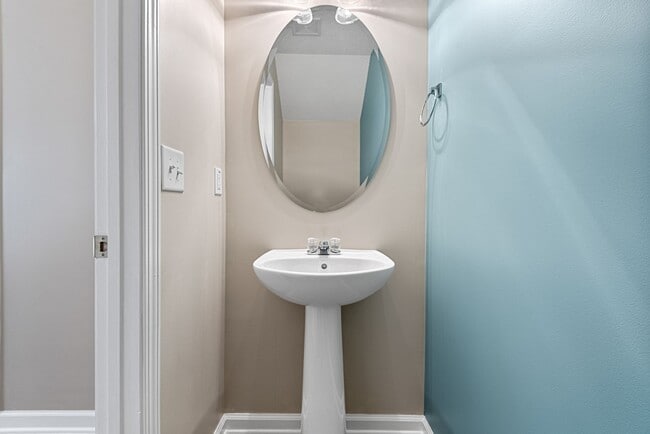 Building Photo - 135 Bellfare Dr