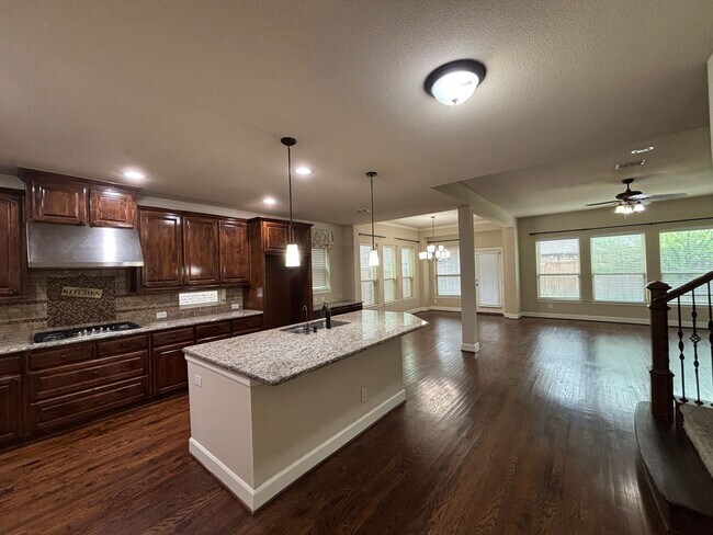 Building Photo - 5 BR/4BA | Updated Single Family Home | 2-Car Garage | Gated backyard