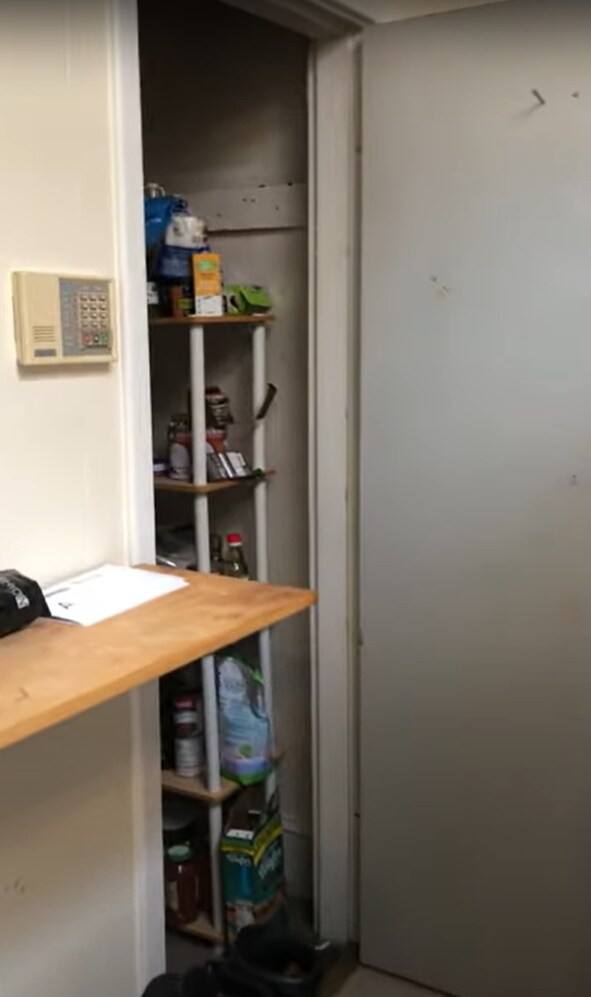 Building Photo - 16 Aberdeen St