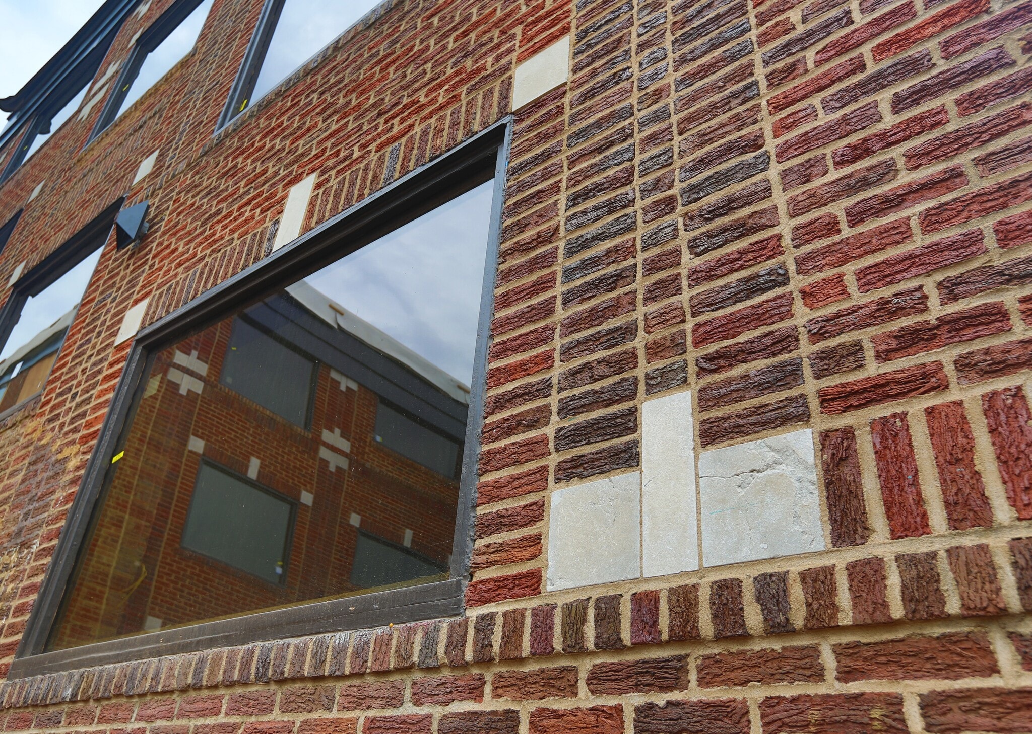 Building Photo - 144 E 21st St