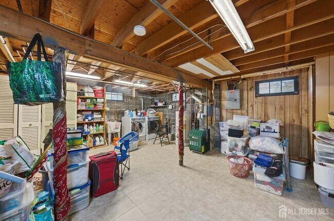 Building Photo - 34 Ventnor Dr