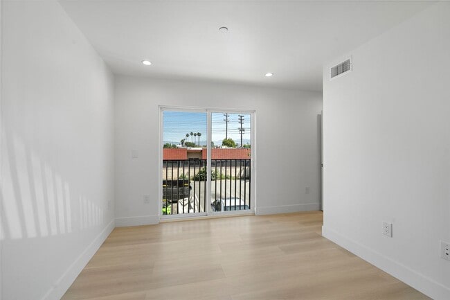 Building Photo - 10961 Calvert St