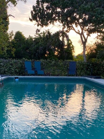 Building Photo - 1620 Manor Rd