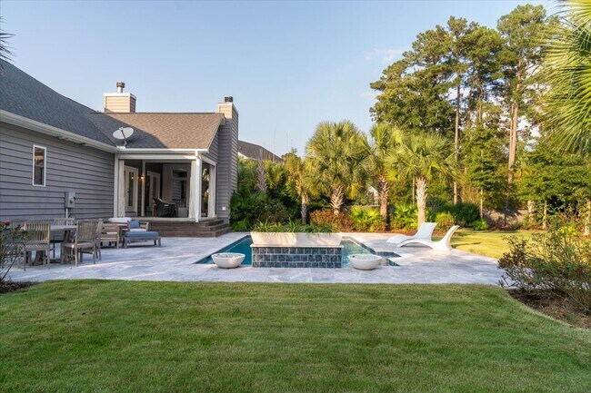 Building Photo - 1005 Mt Whitney Dr