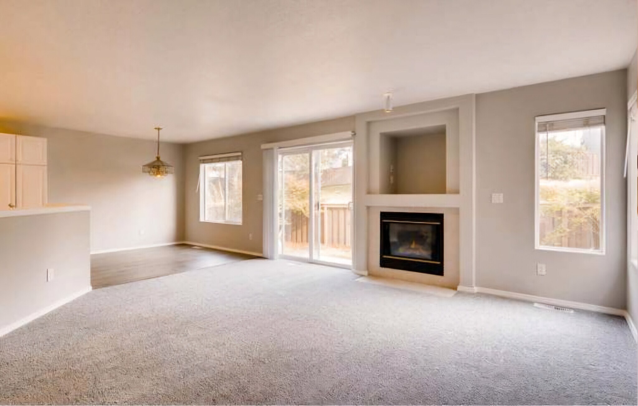 Building Photo - 5143 NE Schoeler Cir