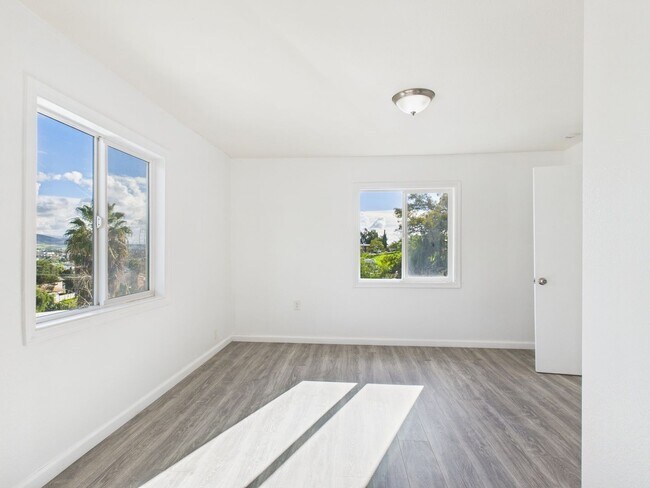 Building Photo - 2135 Washington St