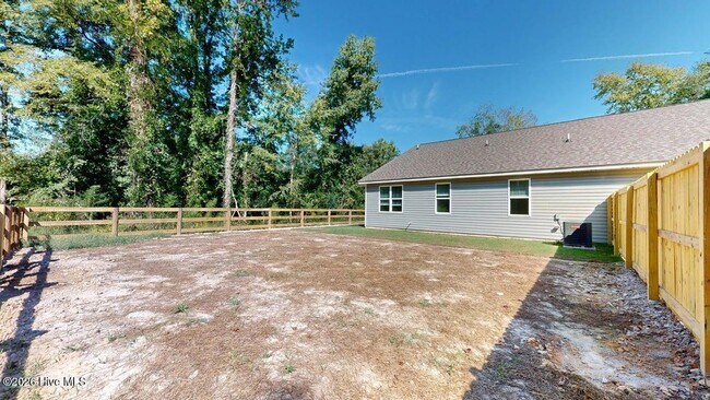 Building Photo - 209 N Alma St