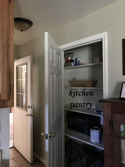 Building Photo - 510 Henderson Rd