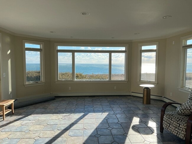 Building Photo - 42 Oak Bluff Cir