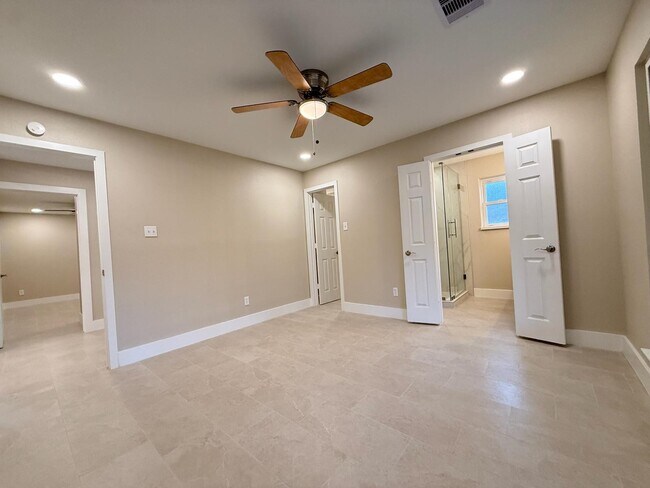 Building Photo - 1010 Golden Nugget Ct