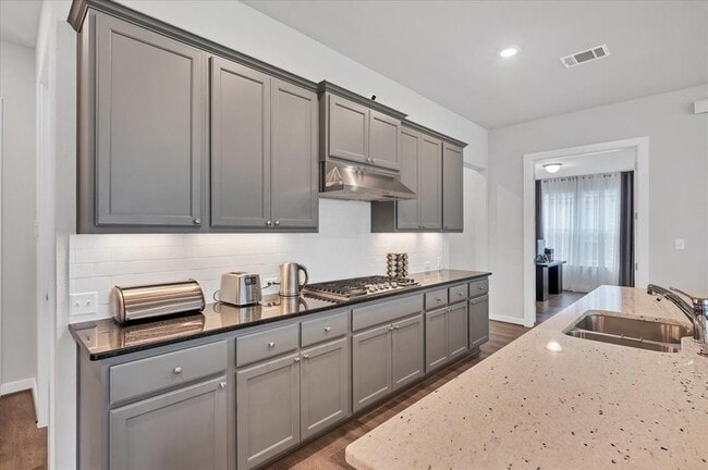 Building Photo - 135 Independence Dr