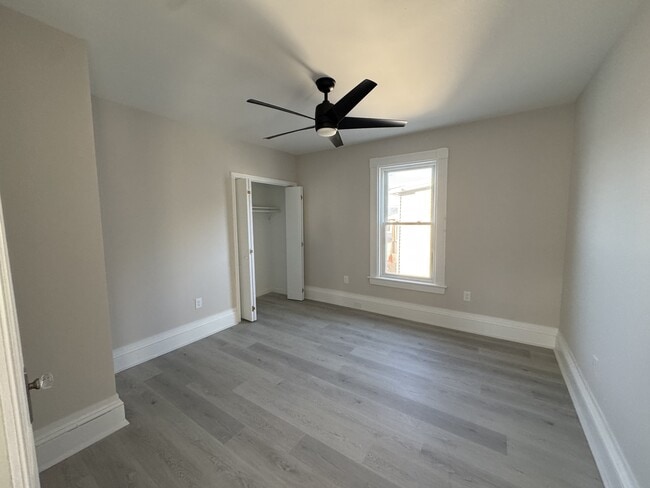 Building Photo - 494 Hevey St