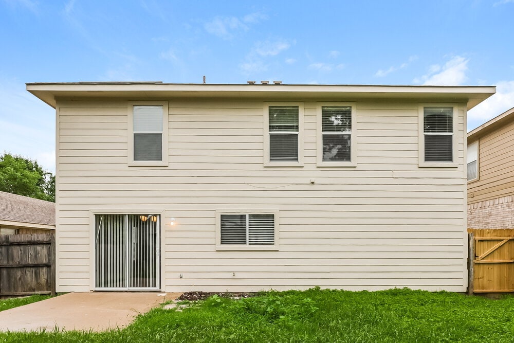 Building Photo - 10012 Chapel Rock Dr