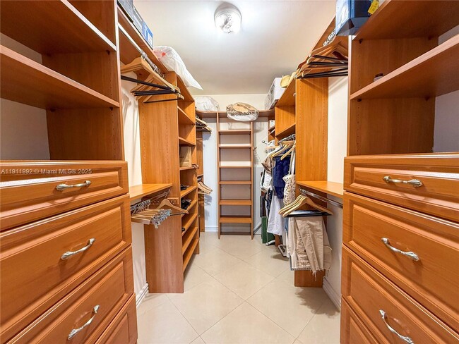 Building Photo - 19667 Turnberry Way