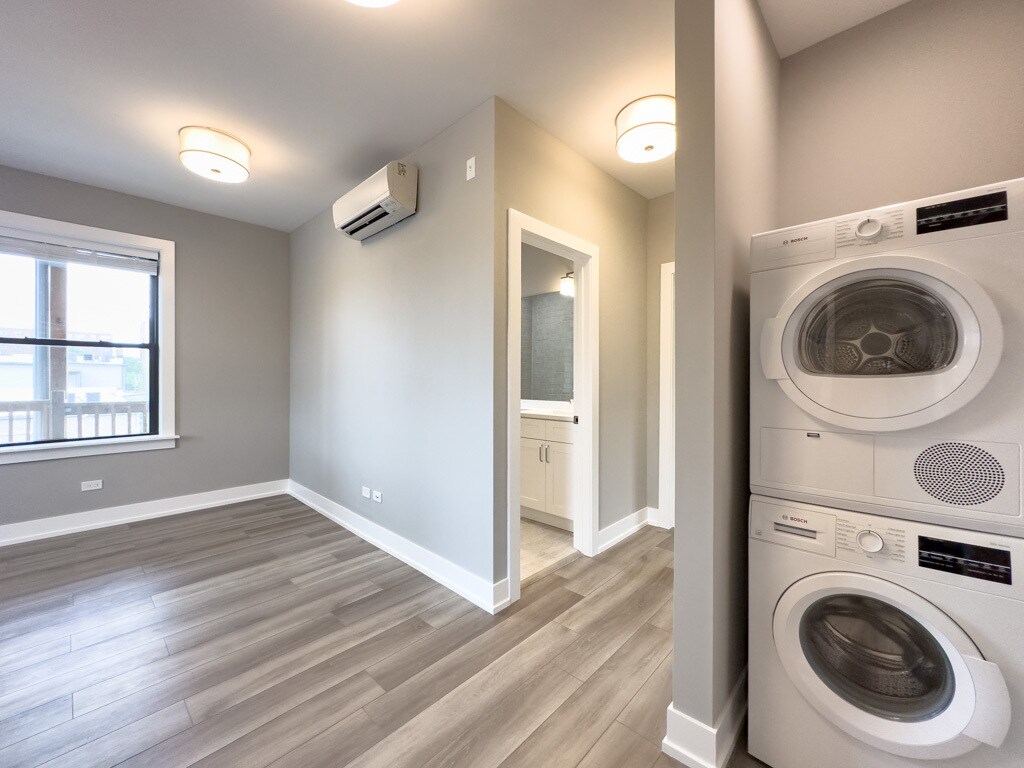 Building Photo - 3951 N Janssen Ave